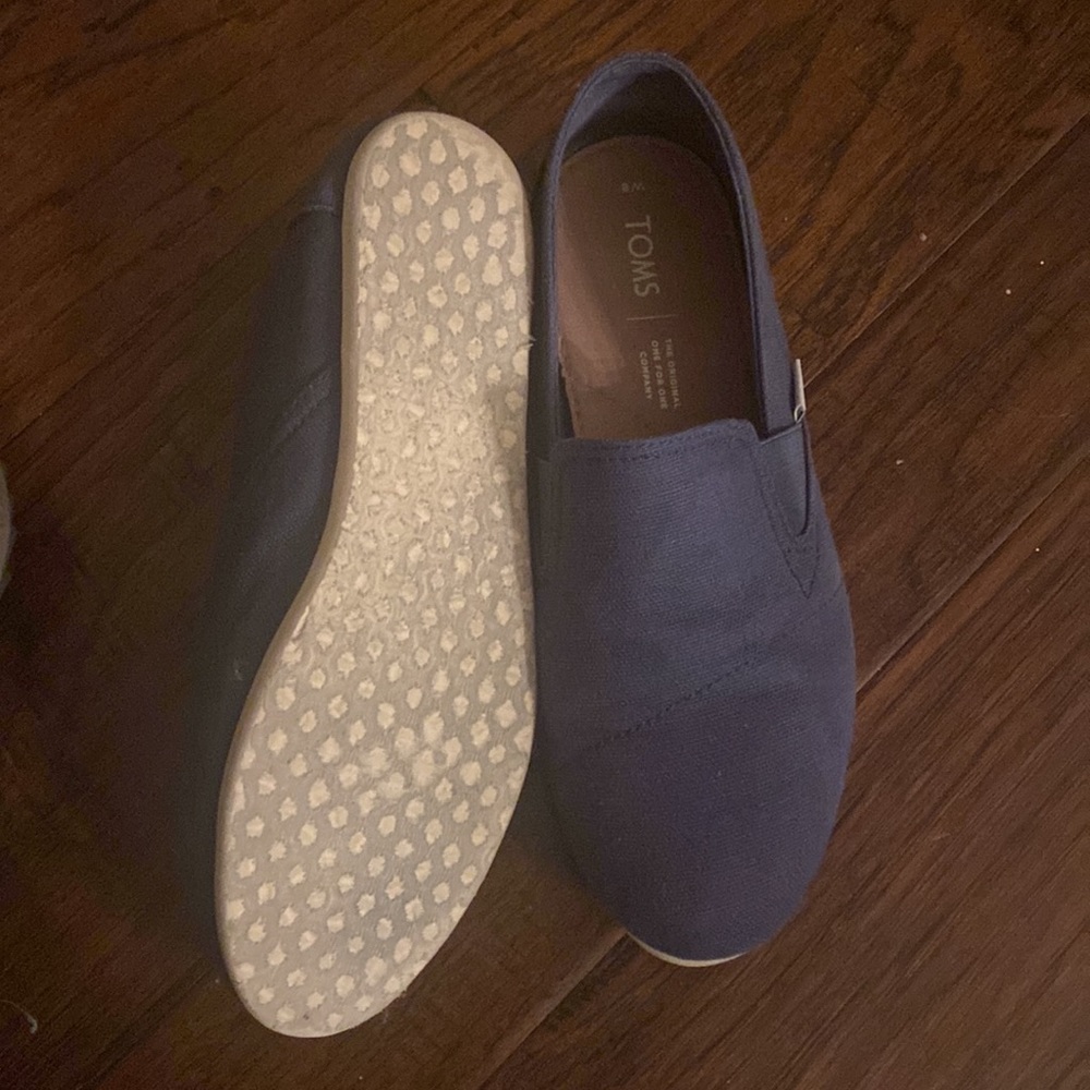 Toms - Picture 5 of 6